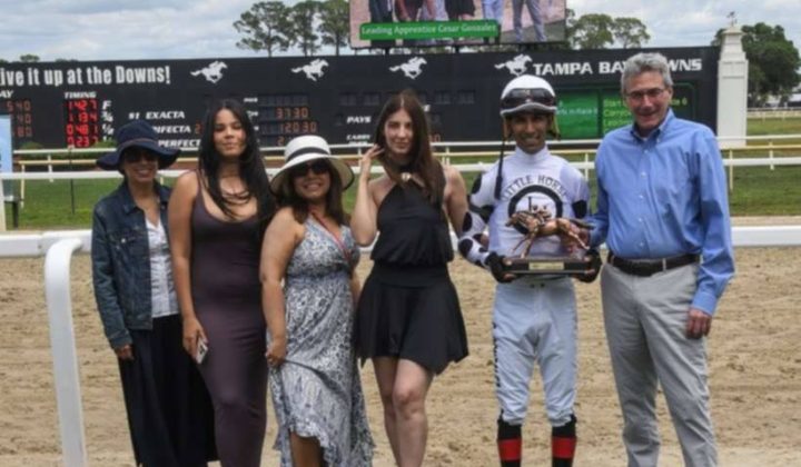 Jinete venezolano César González logra su primer título en Tampa Bay Downs
