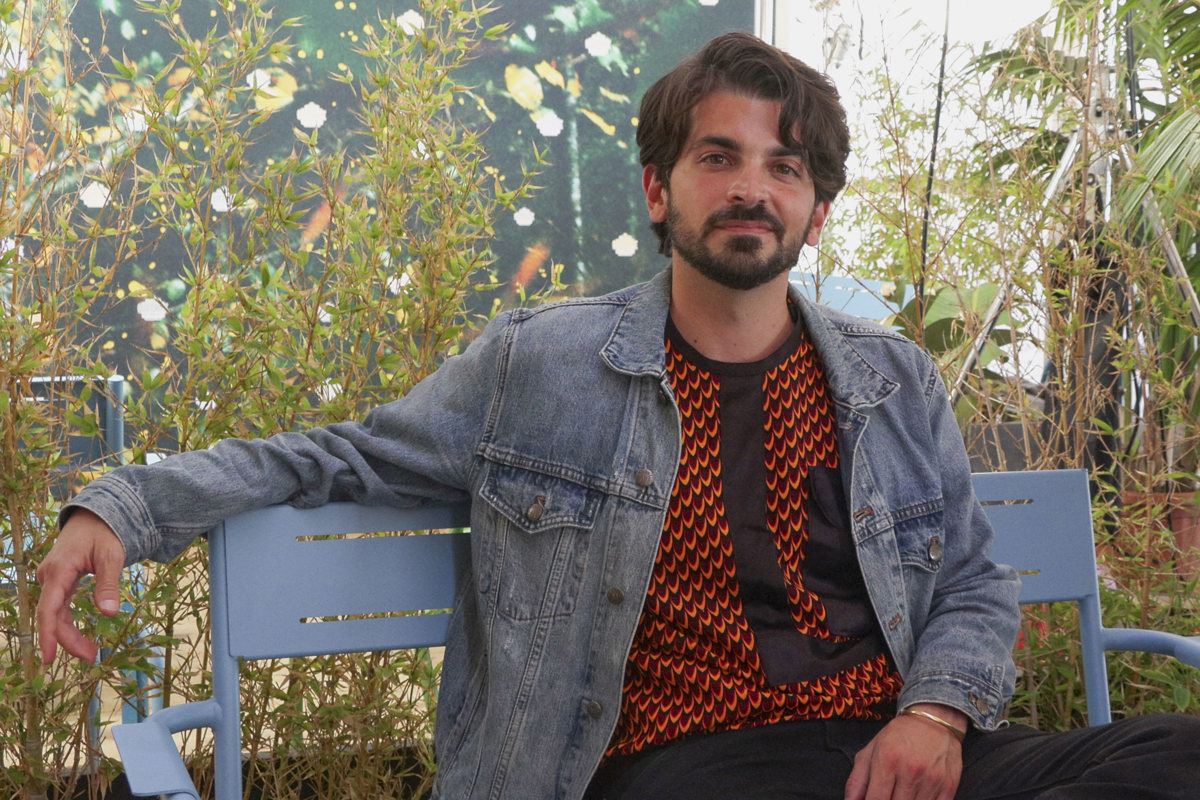 El director venezolano Jorge Thielen Armand posando en el Festival de Cannes.