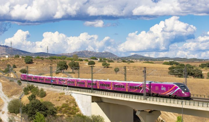 El AVE «directo» Vigo-Madrid genera controversia: ¿más lento y con más madrugones?