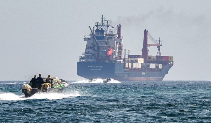EEUU planea guiar a los buques atrapados en el estrecho de Ormuz sin escoltas navales directas