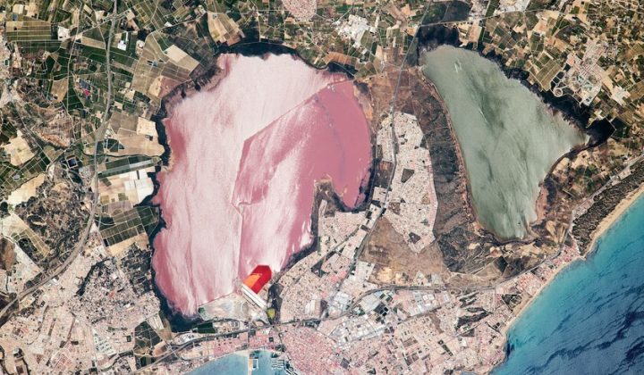 La Administración Nacional de Aeronáutica y el Espacio (NASA) ha puesto su mirada en las lagunas salinas de Torrevieja, en Alicante, España,
