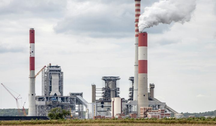 Meta y Google recurren al gas natural para alimentar la inteligencia artificial, contradiciendo sus promesas de energía limpia