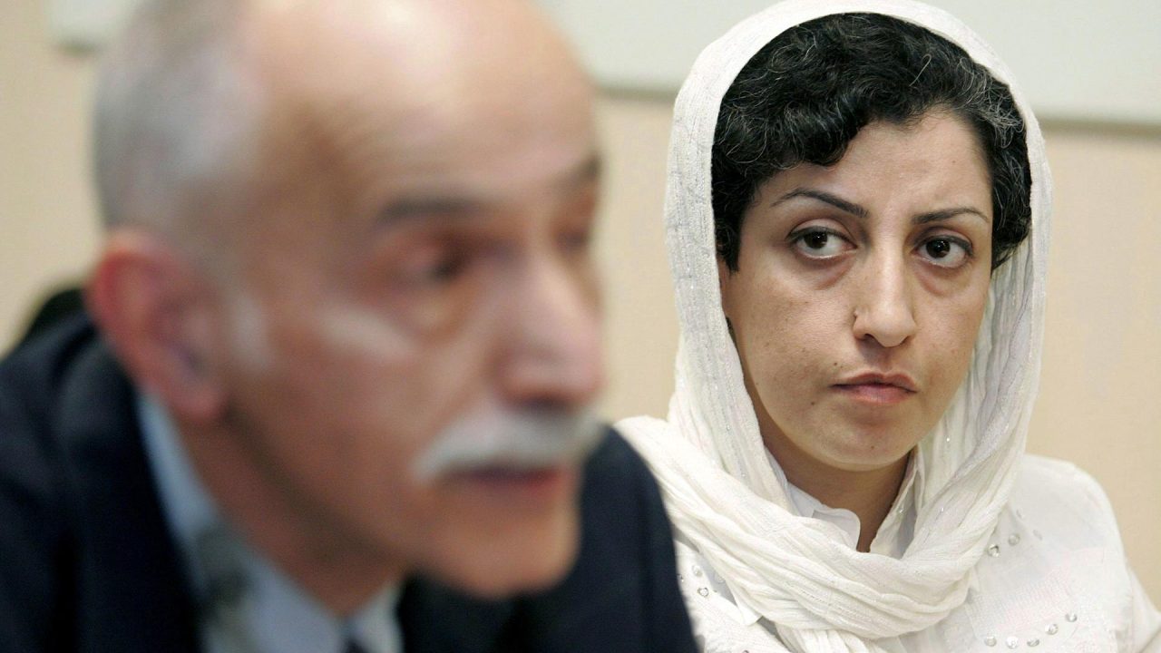 Narges Mohammadi, Nobel de la Paz, recibe el alta hospitalaria y se recupera en casa en Teherán
