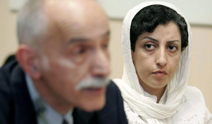 Narges Mohammadi, Nobel de la Paz, recibe el alta hospitalaria y se recupera en casa en Teherán