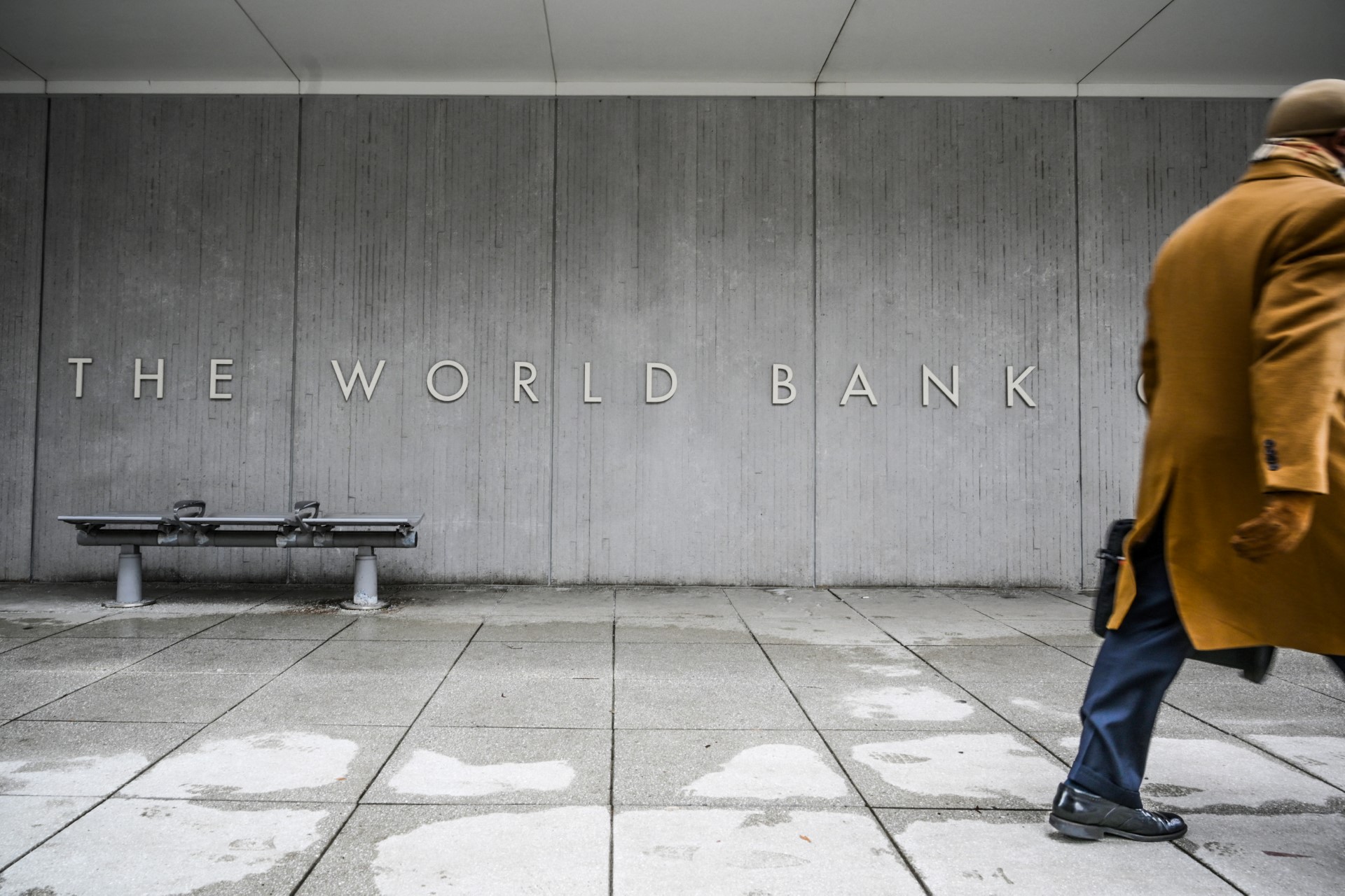 Delegación del Banco Mundial llegando a Venezuela para reunirse con autoridades gubernamentales.