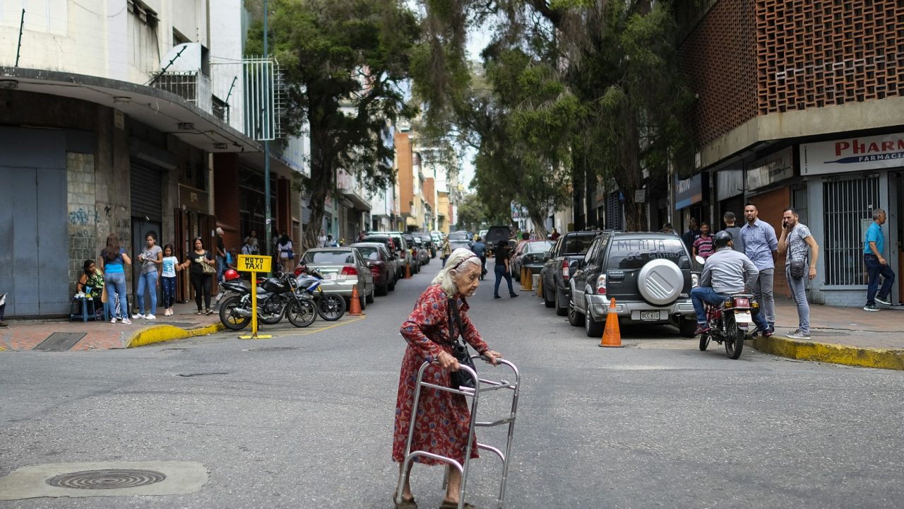 Adultos Mayores en Venezuela: Entre el Hambre, las Enfermedades y el Abandono Estatal