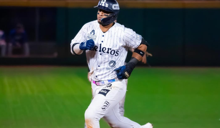 Ángel Reyes logra su jonrón número 100 en la Liga Mexicana de Beisbol