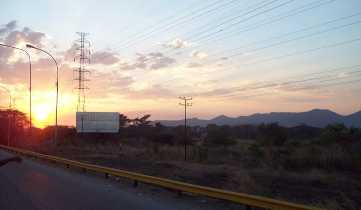 Delincuentes Atacan Vehículos en la ARC Cerca de Guacara