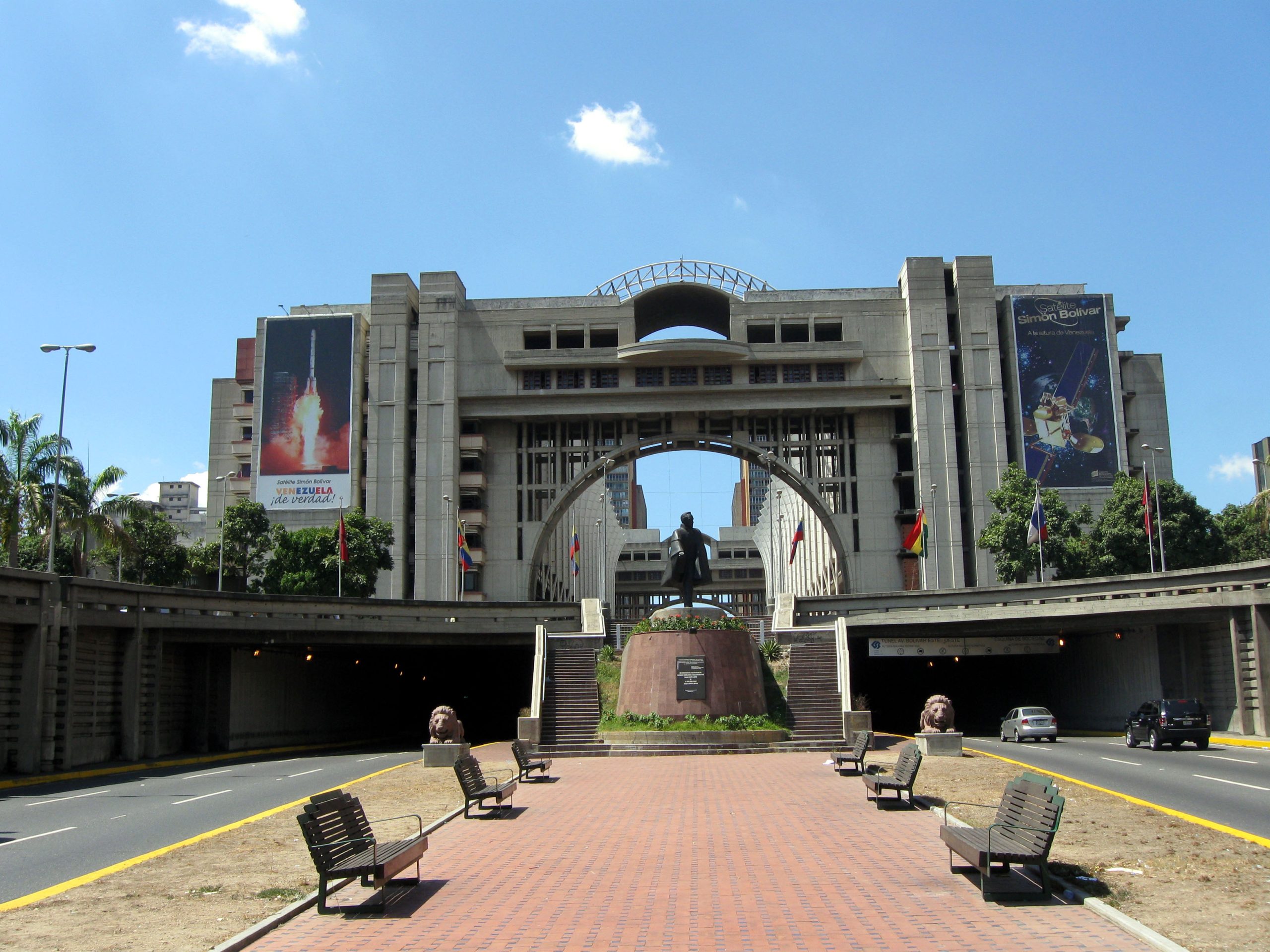 Fachada del Palacio de Justicia en Caracas, Venezuela.
