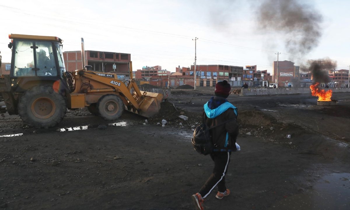 Migrantes venezolanos y colombianos varados en Bolivia por protestas