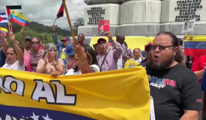 Simpatizantes del chavismo protestan en Caracas contra simulacro de evacuación de EE. UU.