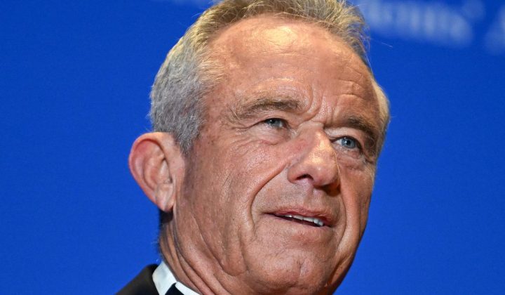 El nuevo podcast de Robert F. Kennedy Jr. se centra en la comida y cuenta con Mike Tyson