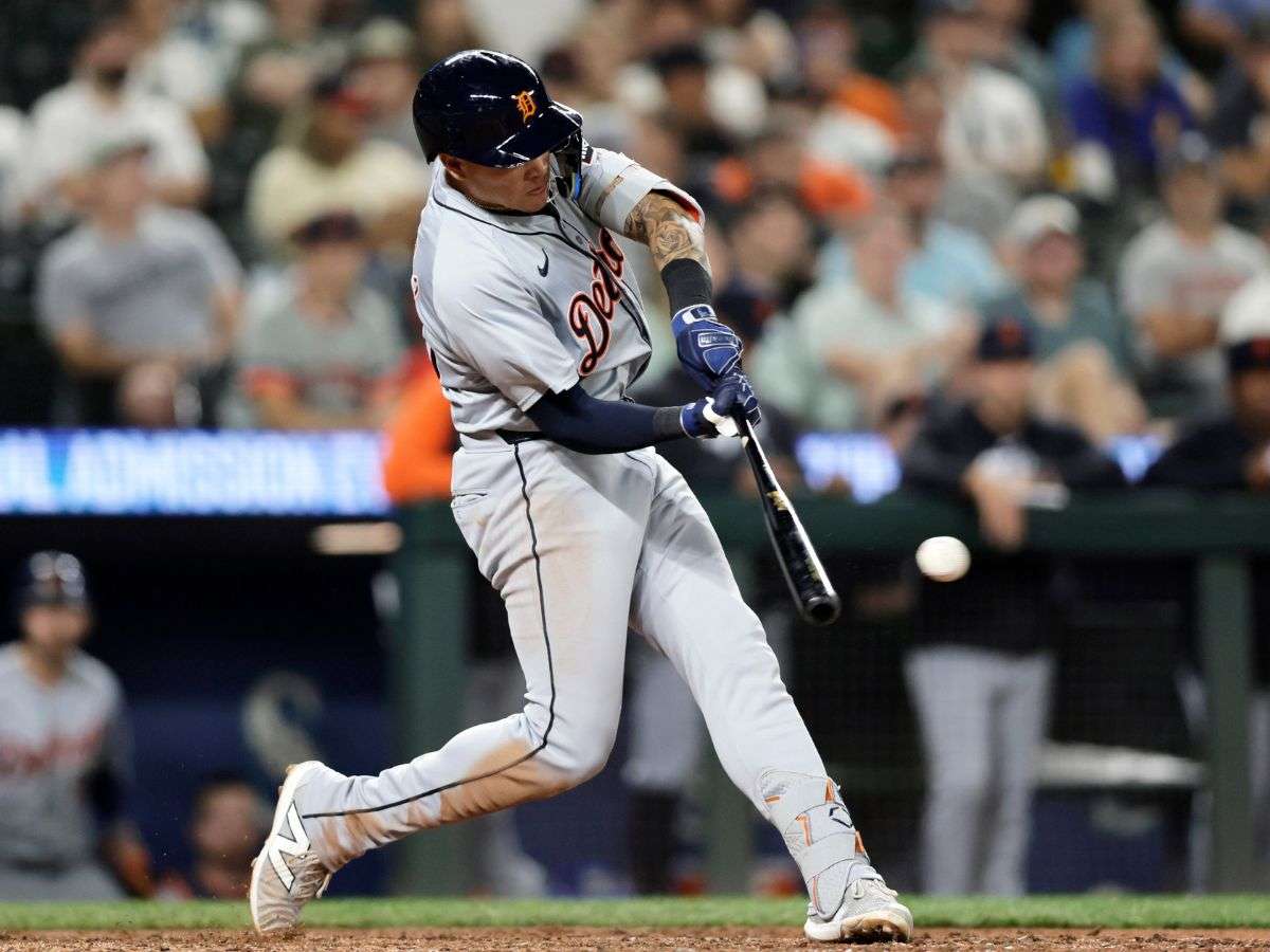 Gio Urshela vistiendo el uniforme de las Águilas del Zulia en un juego de béisbol.