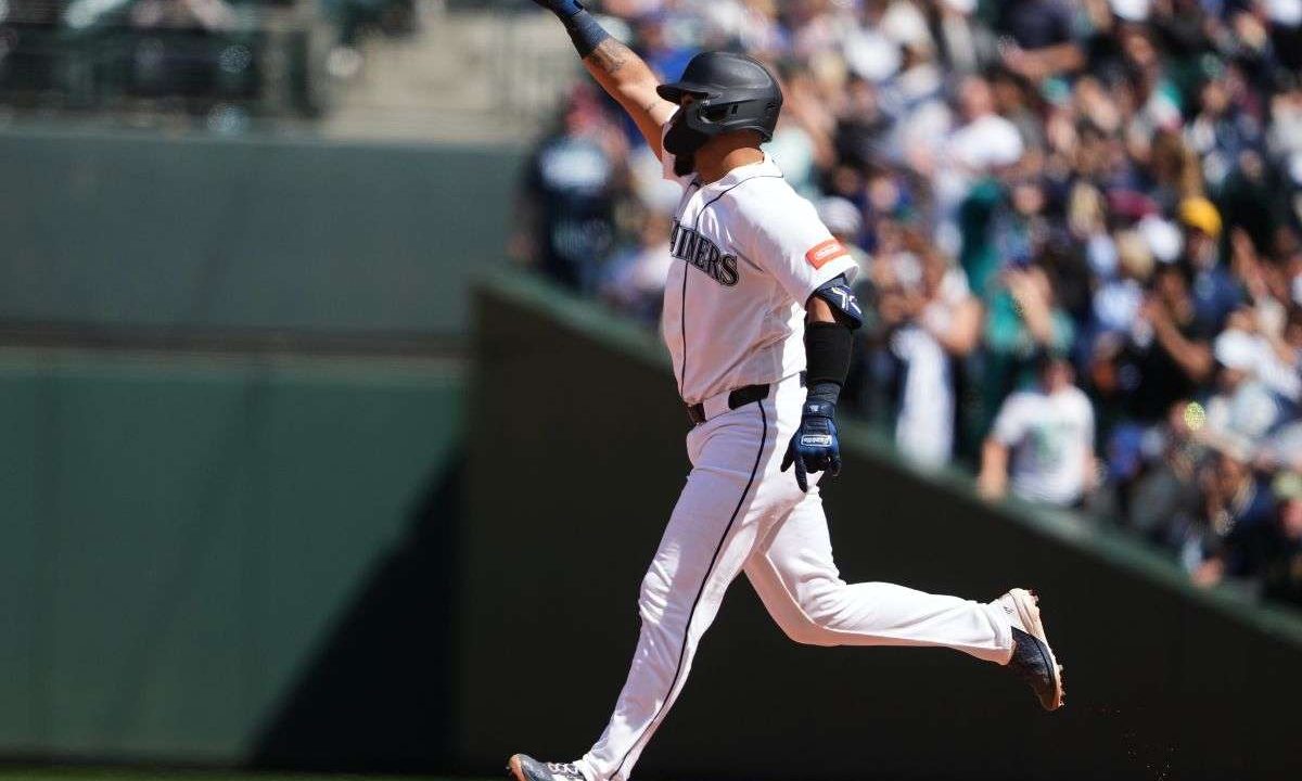 Jhonny Pereda conecta su primer jonrón en las Grandes Ligas con los Marineros