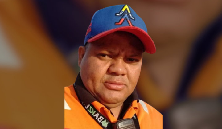 La señora María Concepción Sánchez, madre del trabajador petrolero Joan Enrique Cruz Sánchez, sufrió un accidente cerebrovascular (ACV) fulm