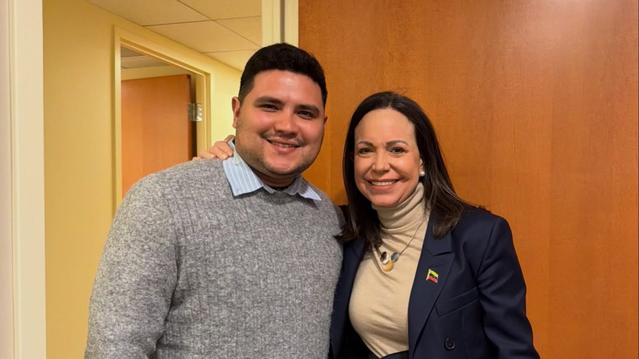 Marcos Velazco, dirigente de Vente Venezuela, regresa al país tras un año en el exilio