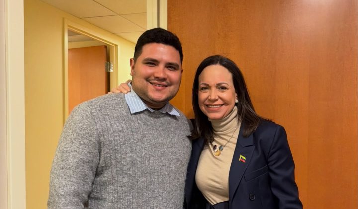 Marcos Velazco, dirigente de Vente Venezuela, regresa al país tras un año en el exilio