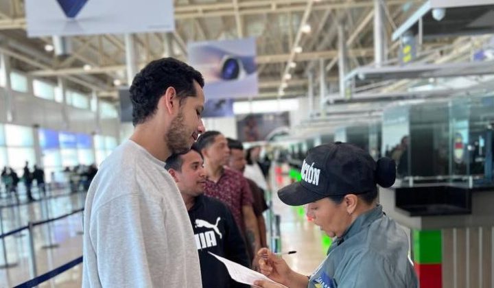 Vuelo de repatriación desde Miami trae de vuelta a Venezuela a 166 migrantes