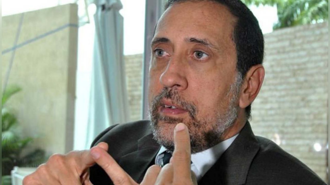 José Guerra regresa a Venezuela tras siete años de exilio