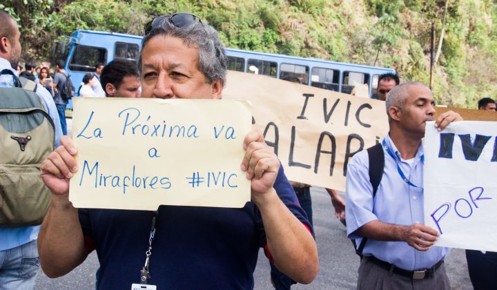 Protesta en Caracas exige democracia y acceso a servicios básicos