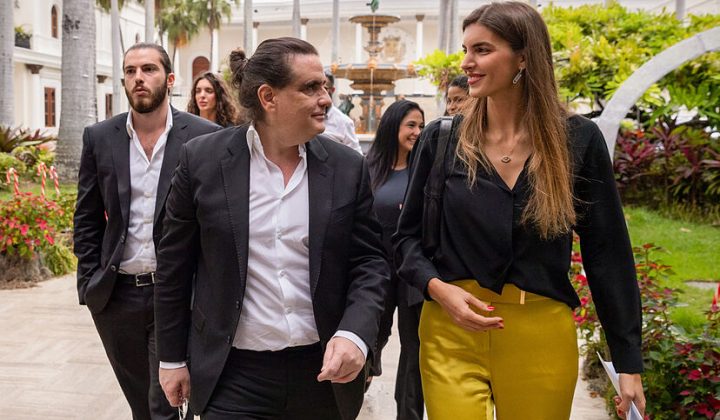 Camilla Fabri deja Venezuela para regresar a Italia tras extradición de Álex Saab