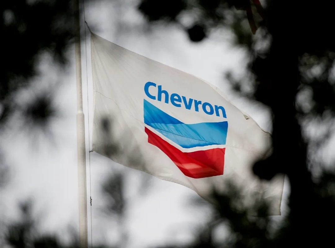 Empleados trabajando en las oficinas de Chevron en Venezuela