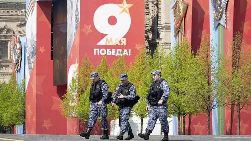 ¿Por qué la ausencia de tanques en el desfile del Día de la Victoria en Rusia es una señal de que la guerra con Ucrania no va bien?