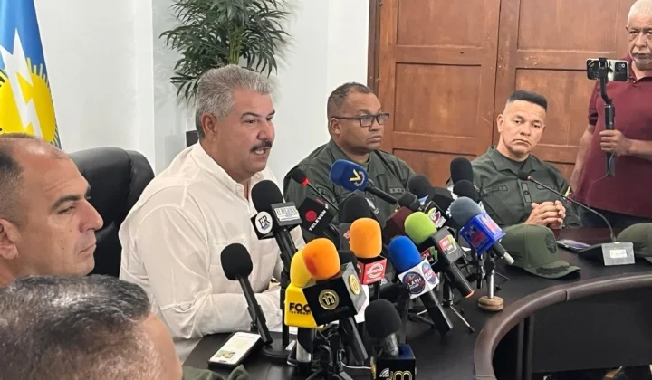 Gobernador de Zulia asegura operatividad del 100% en distribución de gasolina pese a largas colas