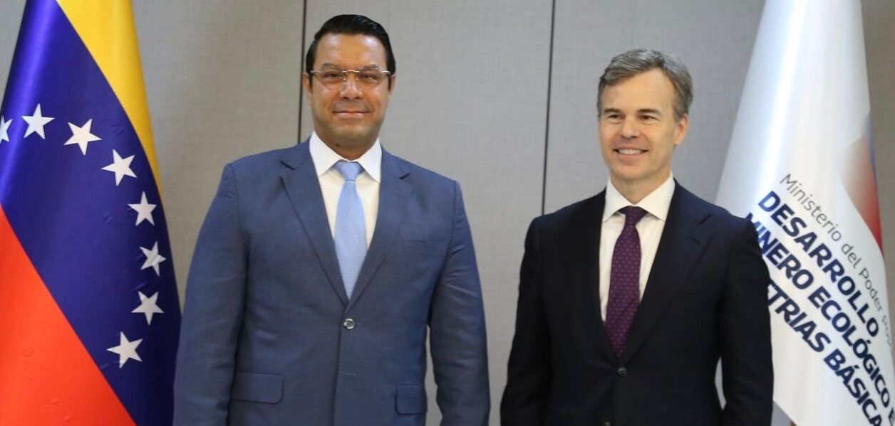 El encargado de negocios de Estados Unidos en Venezuela, John Barrett, sostuvo una reunión de alto nivel con el ministro de Desarrollo Miner
