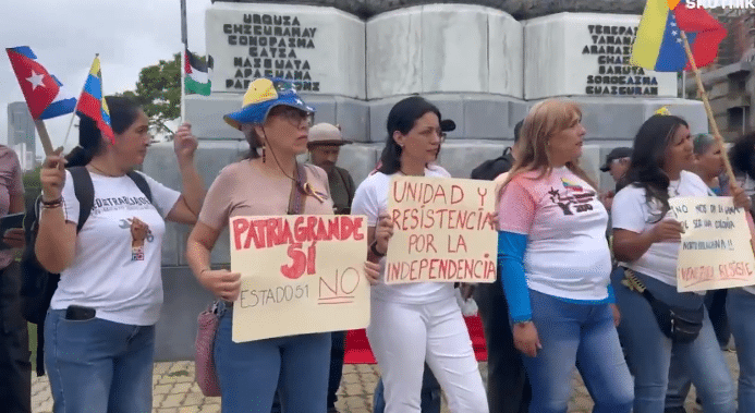 Chavistas Protestan en Caracas Contra Simulacro de Embajada de EE. UU.