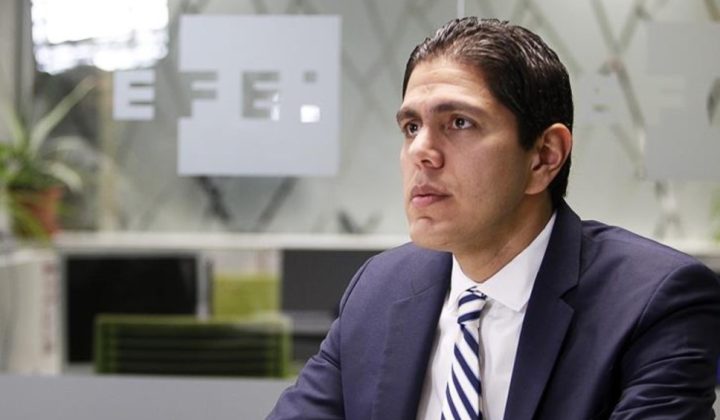 Lester Toledo solicita el cese de medidas judiciales en su contra tras presentarse en el Palacio de Justicia