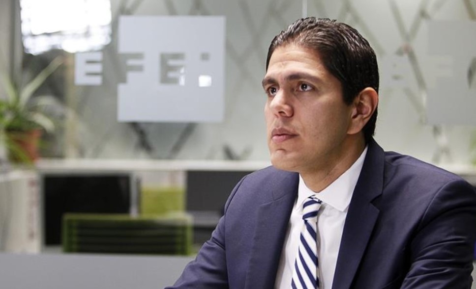 Lester Toledo solicita el cese de medidas judiciales en su contra tras presentarse en el Palacio de Justicia