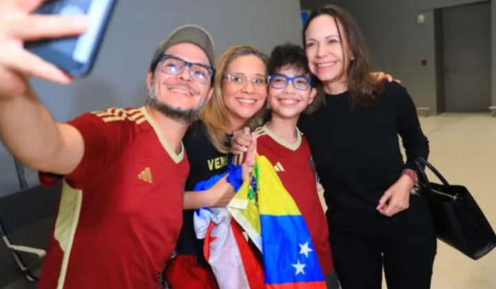La líder política venezolana y Premio Nobel de la Paz, María Corina Machado, llegó la noche del jueves 21 de mayo a Panamá. Su arribo al aer