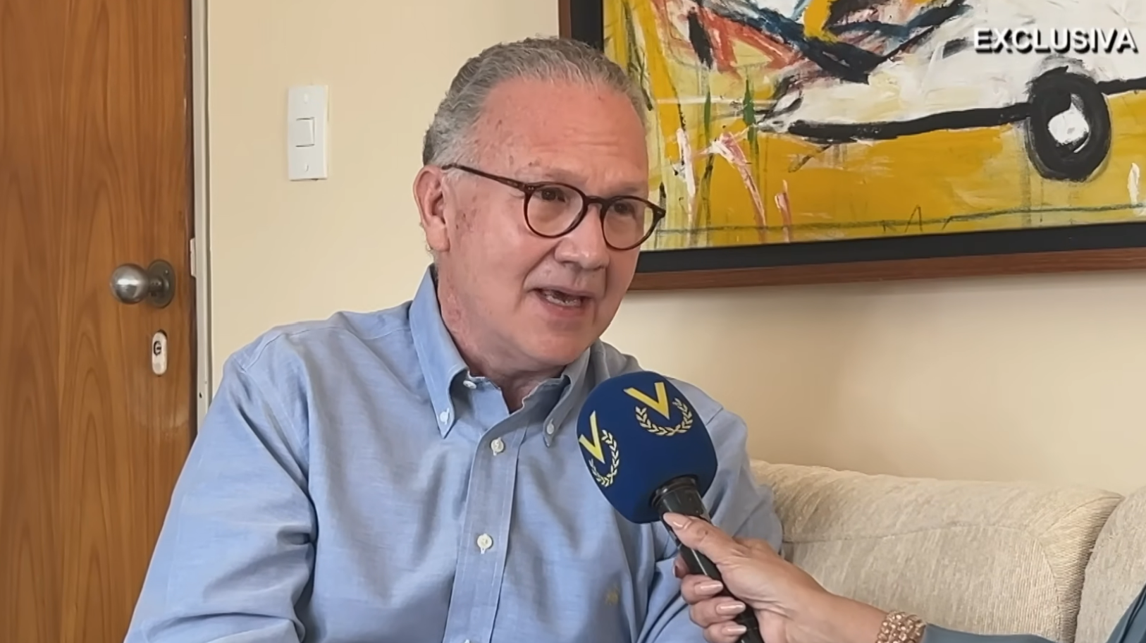Perkins Rocha en una entrevista desde su residencia en El Rosal, Caracas.
