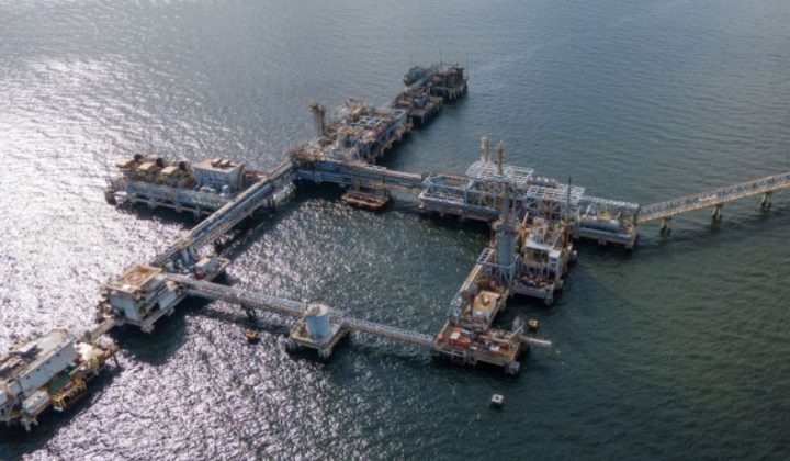 Nuevos Contratos Petroleros Impulsan el Sector en Venezuela, Pero la Inflación y Devaluación Presentan Desafíos