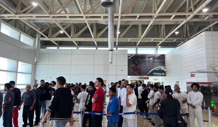 Nuevo vuelo de repatriación desde Miami trae de vuelta a 162 venezolanos, sumando 145 operaciones