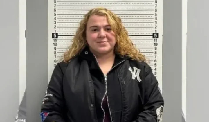 Venezolana arrestada en EE. UU. por presunta complicidad en fuga de miembros del Tren de Aragua