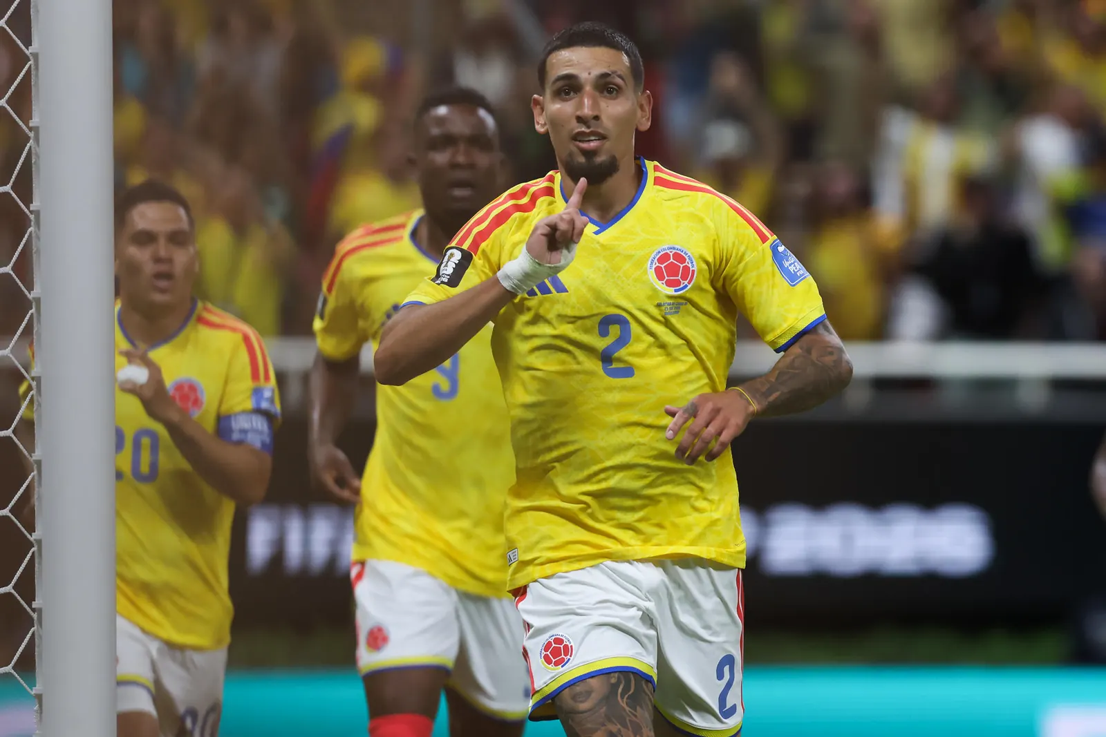 Aficionados vibran en un estadio durante un partido del Mundial 2026.