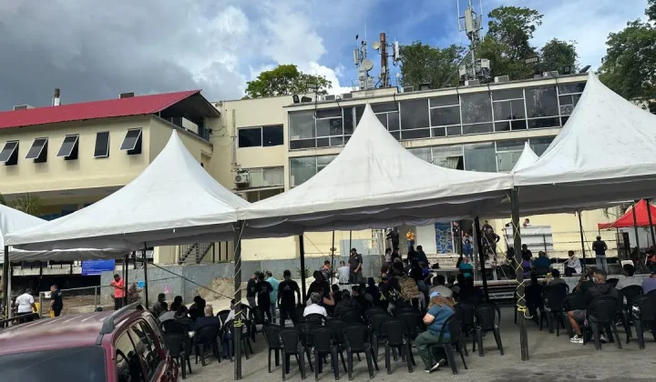 La tarde de este domingo, la angustia se apoderó de varias familias que acudieron a la Morgue de Bello Monte con la esperanza de reclamar lo