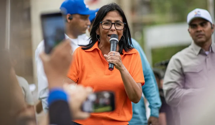 Prioridad es el rescate de personas atrapadas tras terremoto, afirma Delcy Rodríguez