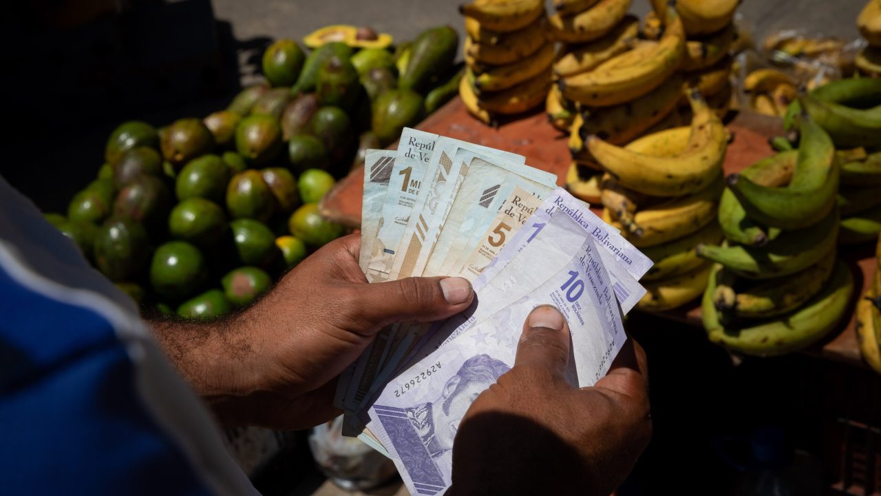 Inflación de Mayo Cierra en 6,3% Según el BCV, Pero el Dólar Paralelo Dicta los Precios