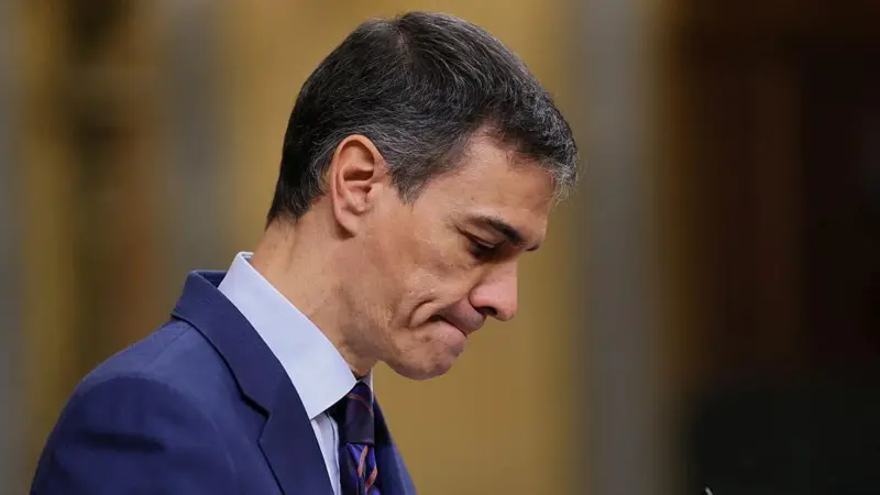 Pedro Sánchez enfrenta su momento más crítico como presidente de España en medio de escándalos y críticas internas