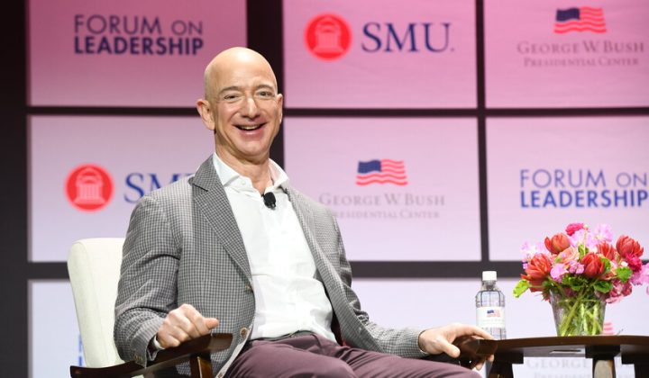 TÍTULO: Jeff Bezos: La audaz inversión familiar que lanzó Amazon y la pregunta clave sobre Internet