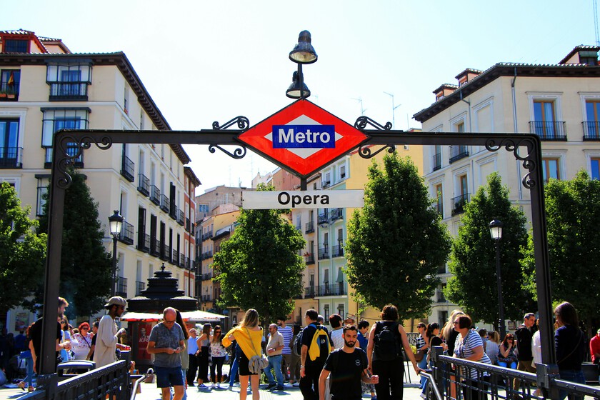 Venta Ilegal de Comida en el Metro de Madrid: Un Problema Creciente con Implicaciones para la Salud Pública