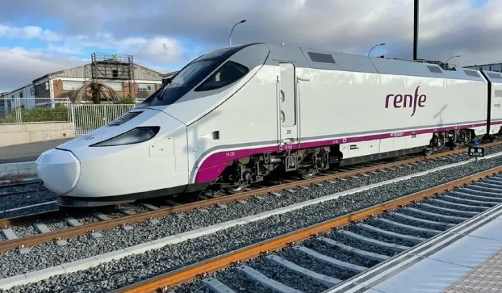 La red de alta velocidad en España ha experimentado una preocupante caída del 19.6% en el número de viajeros durante los primeros cuatro mes