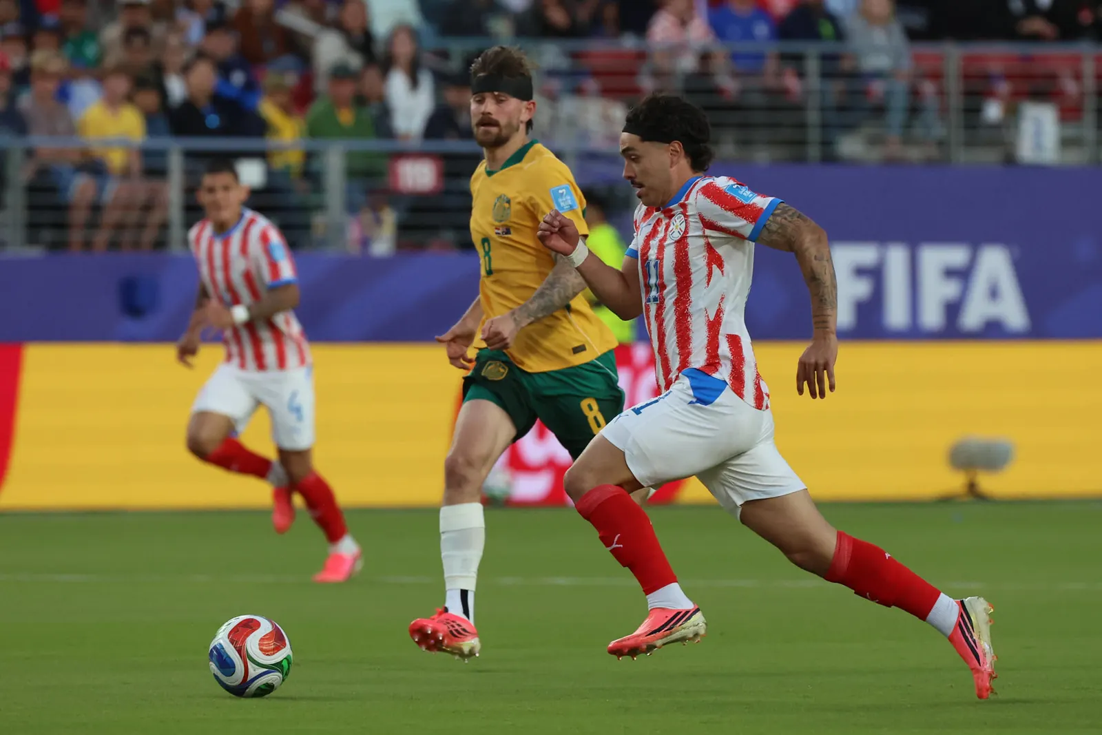 Jugadores de la selección de fútbol de Paraguay en acción durante un partido del Mundial 2026.