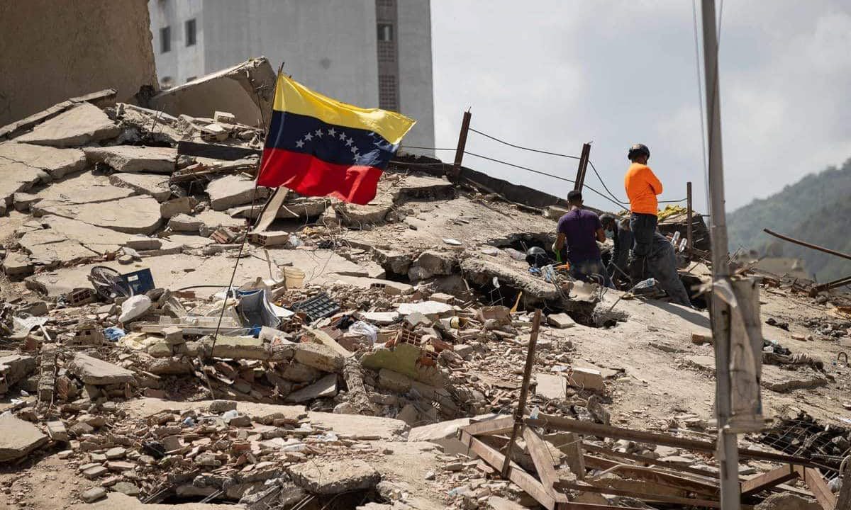 Venezolanos deportados por EE. UU. quedaron atrapados tras terremoto en La Guaira