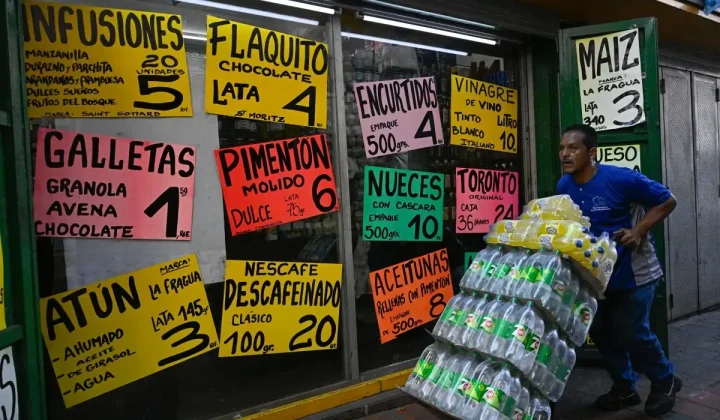 Dólar paralelo se dispara en junio y amplía brecha con la tasa oficial del BCV