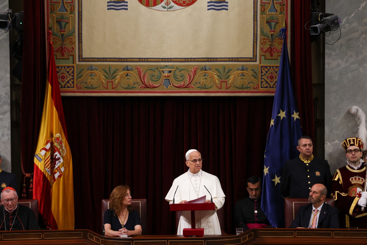 Papa Francisco dirigiéndose a los parlamentarios españoles en el Congreso de los Diputados.
