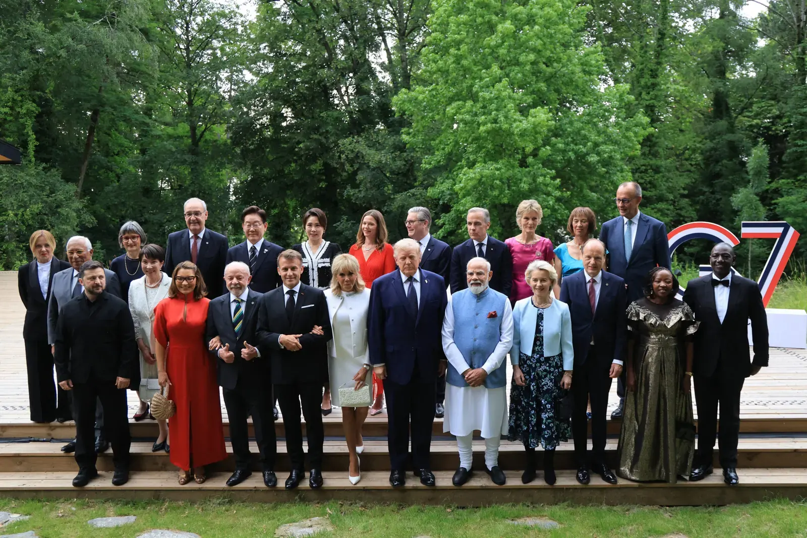 Líderes del G7 reunidos en cumbre, con énfasis en la importancia de la seguridad marítima en el Estrecho de Ormuz.
